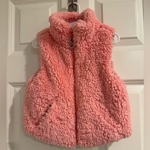 Urban republic girls size 4 fuzzy Sherpa vest. Pink